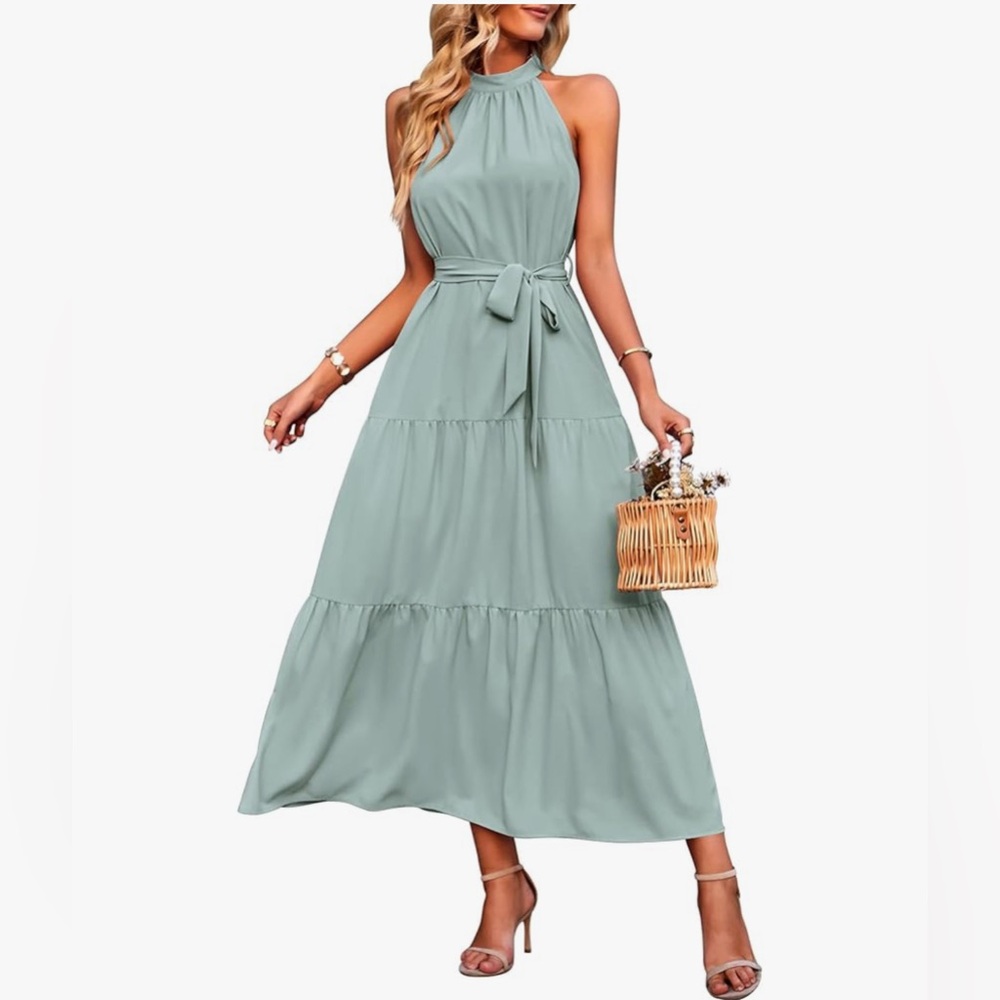 Halter Neck Maxi Dress in Soft Green - L